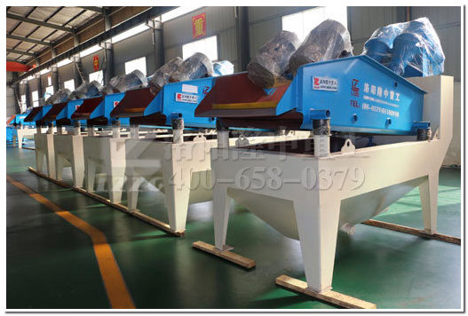 細(xì)沙回收機(jī)車間整齊圖.jpg